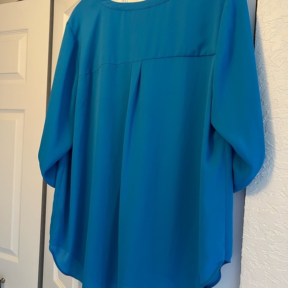 WORTHINGTON WOMAN TURQUOISE OX Hi Lo TOP - Picture 2 of 7